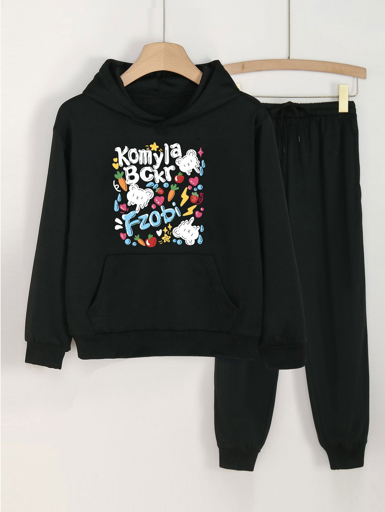Girls Bear Carrot Print Hoodie & Sweatpants Set