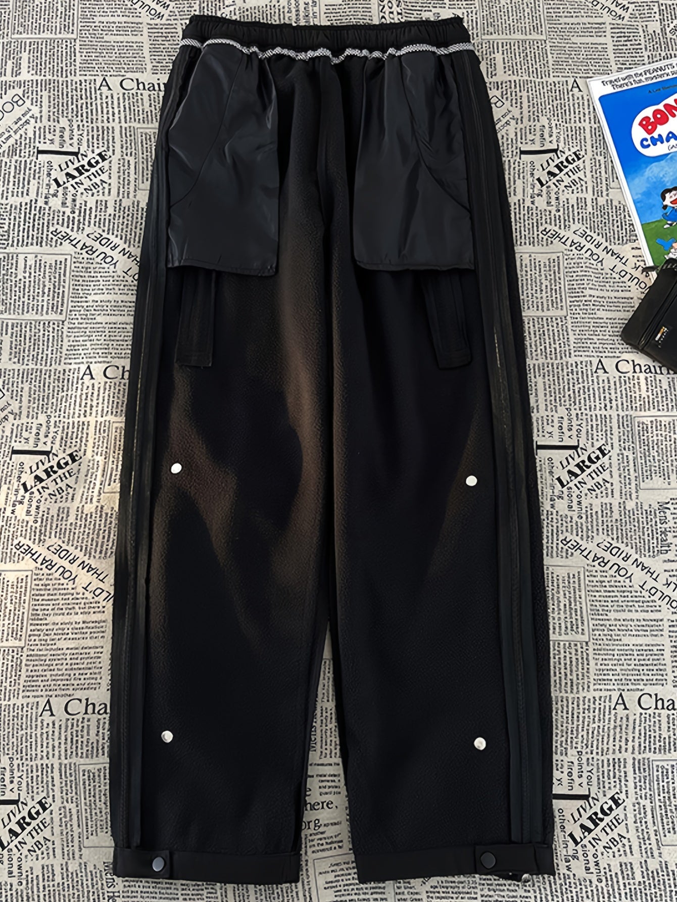 Men's Loose Button Decor Pants Active Breathable Drawstring Trousers