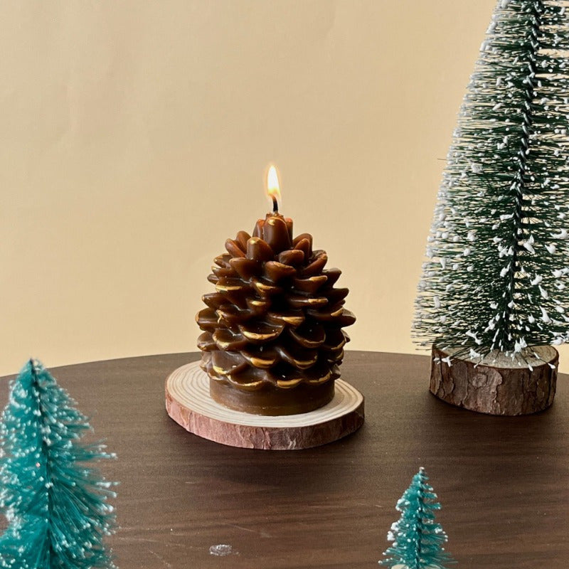 Christmas Pine Cone Candle - Home Scented Candle for Camping & Yoga