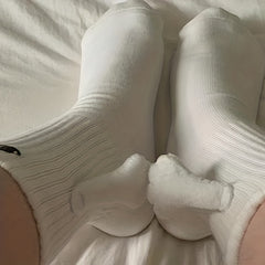 Magnetic Hands Holding Socks - Sweat Absorbing Mid Calf Socks Pair