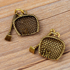 Creative Dustpan Rake Plow Keychain Pendant Retro Key Bag Pendant Men Women