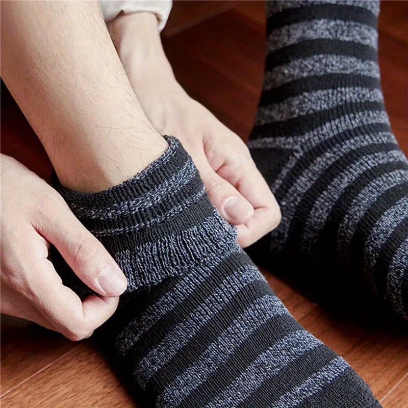 5 Pairs Men's Striped Pattern Warm Outdoor Socks for Autumn and Winter