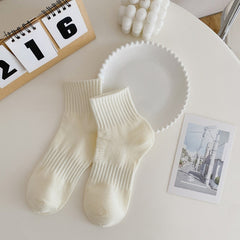 5 Pairs Men's Solid Crew Socks Breathable Comfy Casual Unisex Socks
