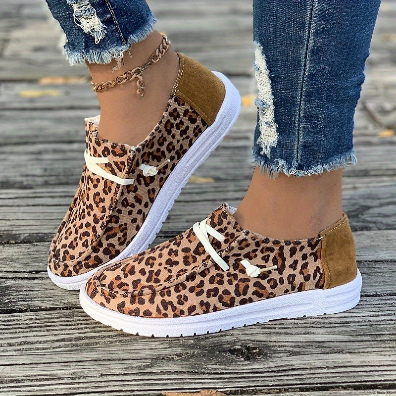 Leopard Pattern Flat Shoes Slip On Casual Lightweight Soft Walking Shoes