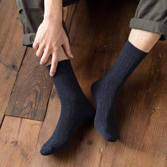 Men's Solid Crew Socks - Comfy Casual Unisex Socks for Outdoor All-Season Wear
