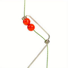 1pc Fishing Bait Feeder Bait Cage Holder With Hook