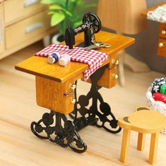 1:12 Scale Metal Sewing Machine for Dollhouses