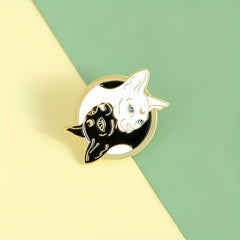 Stylish Zinc Alloy Cat Badge for Kids