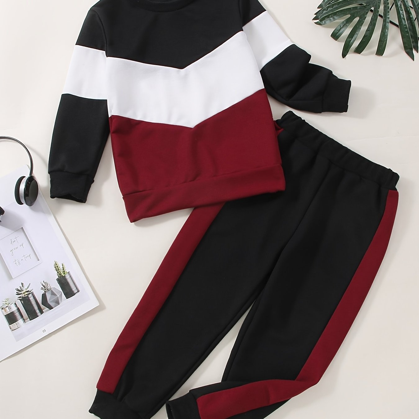 2pcs Baby Boys Splicing Pullover Sweatshirt & Pant Set