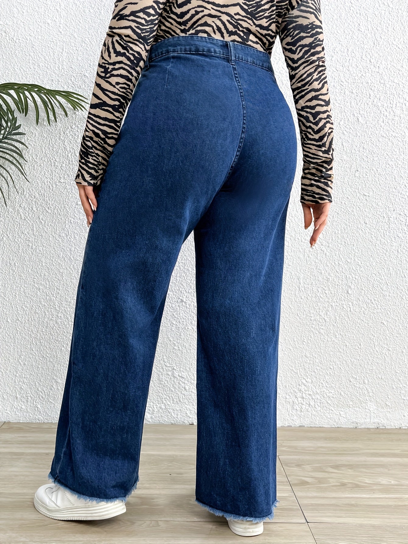 Women's Raw Trim High Rise Wide Leg Jeans
