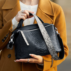 Women's Large Capacity Crossbody Leather Bag for Outings