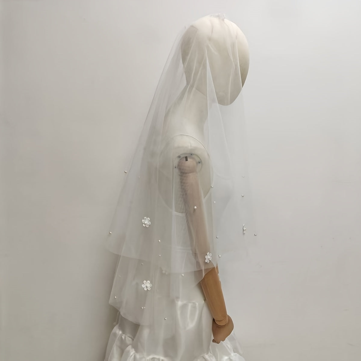 JOANSHRINE Double Layer Bridal Veil Vintage Floral Embellishment