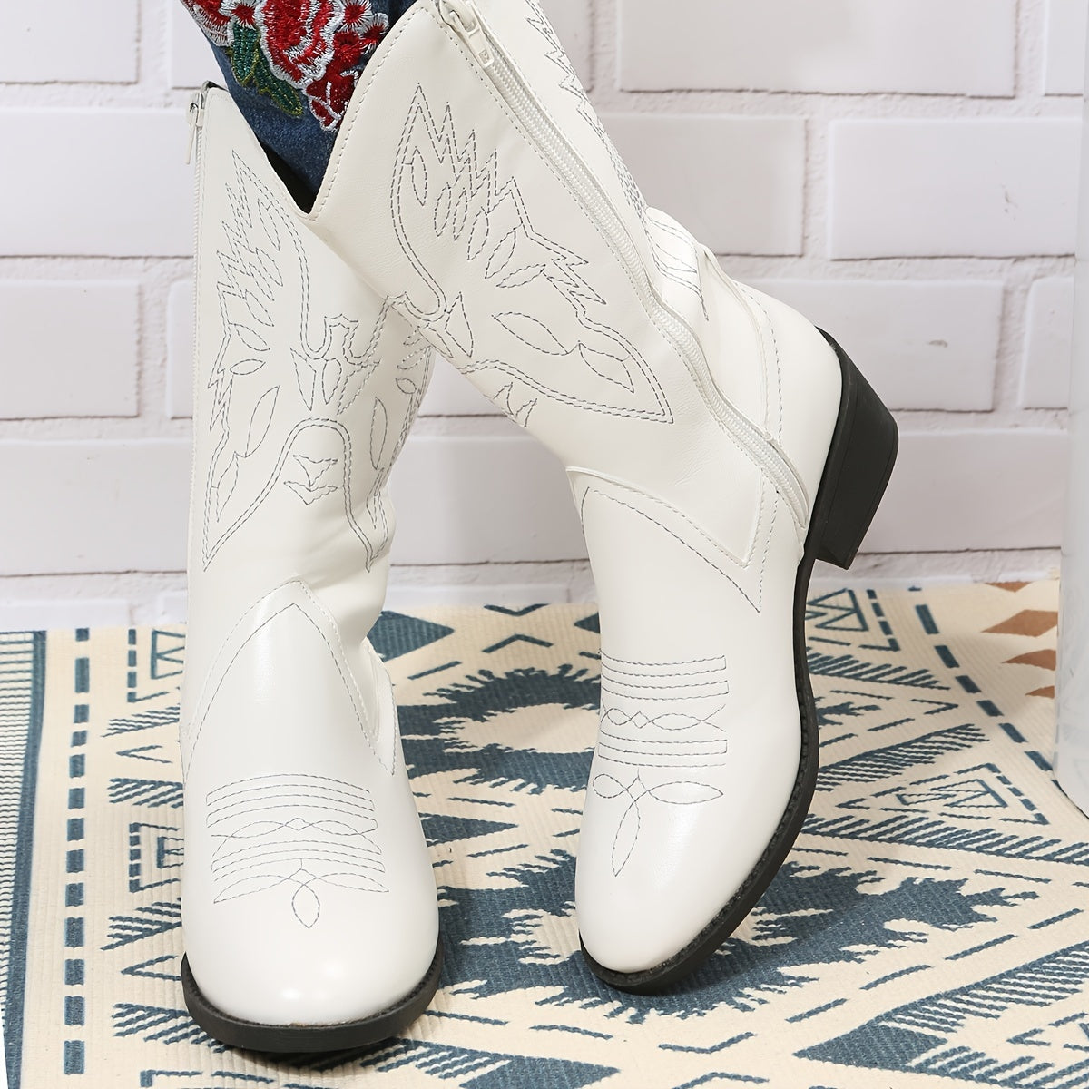 Women's Chunky Heel Western Embroidered Cowgirl Boots