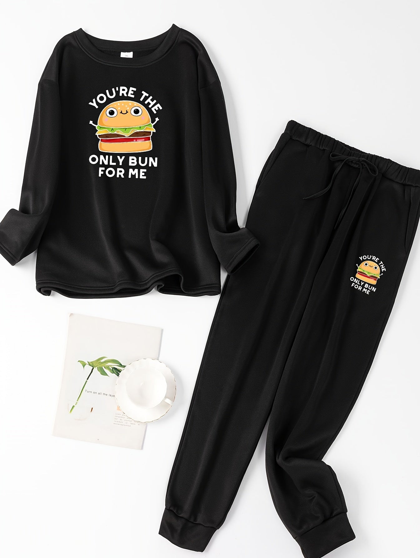 Cartoon Hamburger Print Long Sleeve Fleece Top & Joggers Pajamas Set