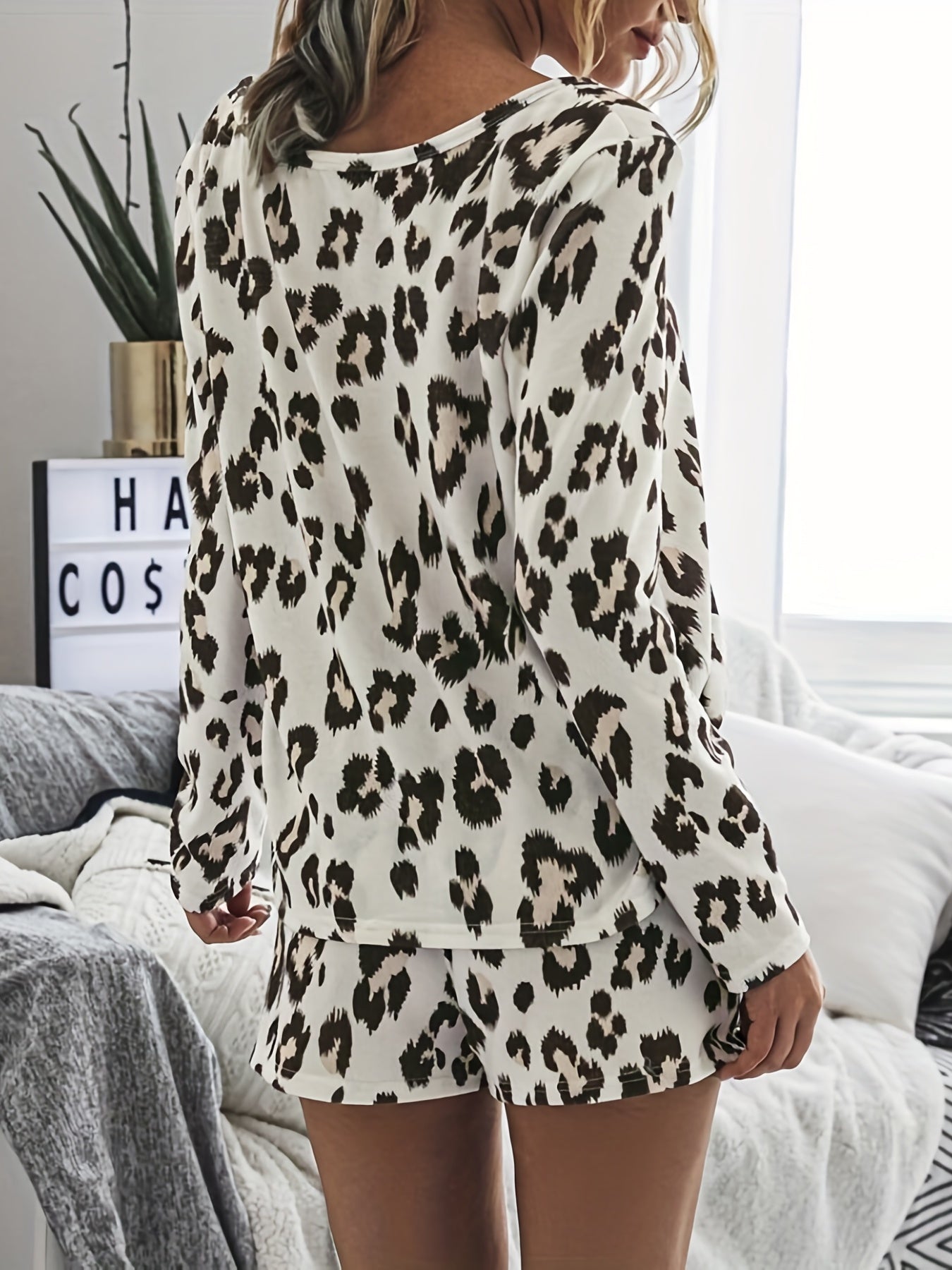 Women's Plus Leopard Print Long Sleeve V Neck Top & Drawstring Shorts Set