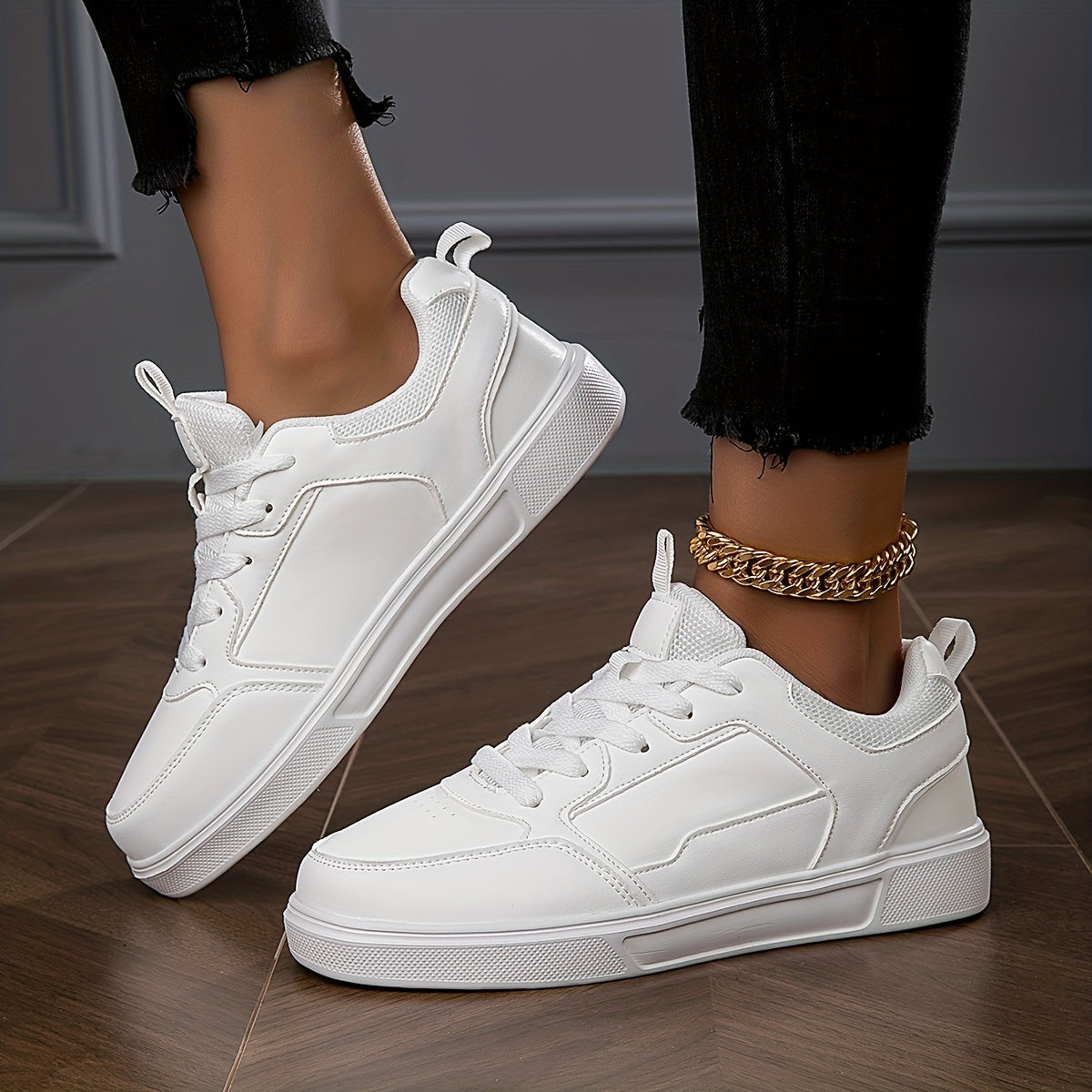 Women's Lace-Up Skate Shoes Lightweight Outdoor Sneakers