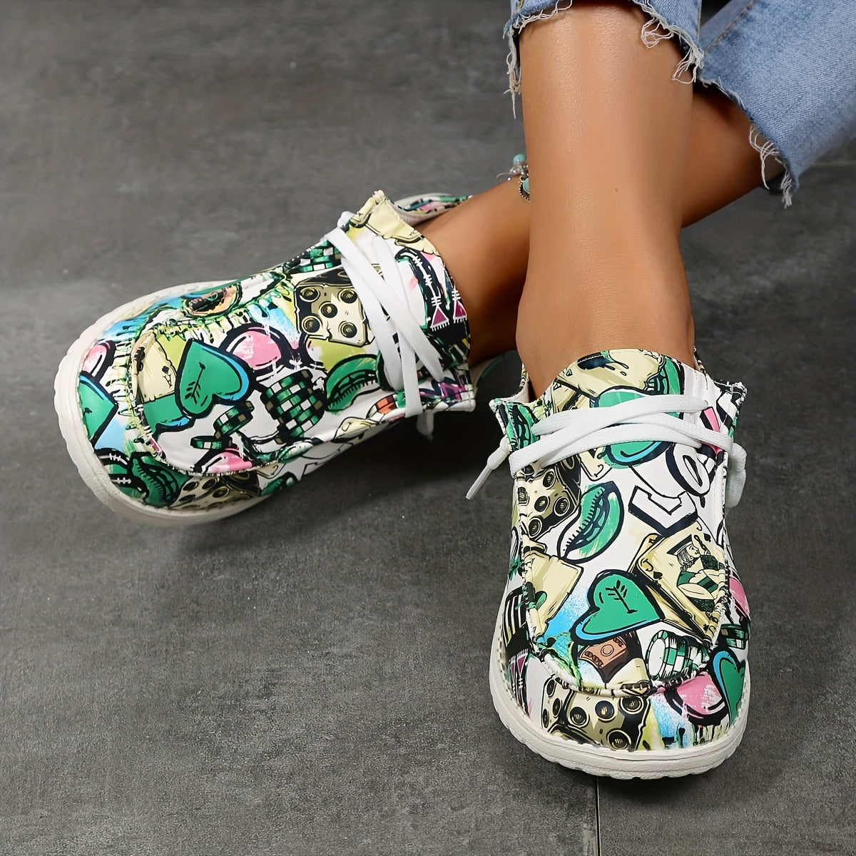 Women's Graffiti Pattern Slip On Canvas Shoes