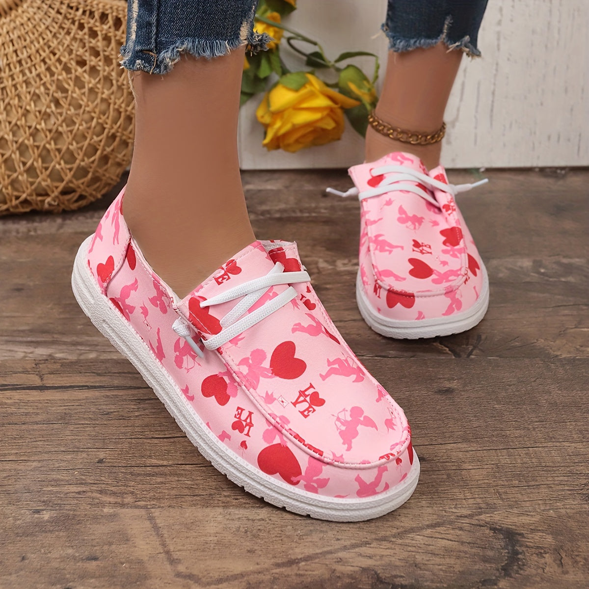 Women's Skate Shoes with Heart & Cupid Pattern Flat Lightweight Lace-up