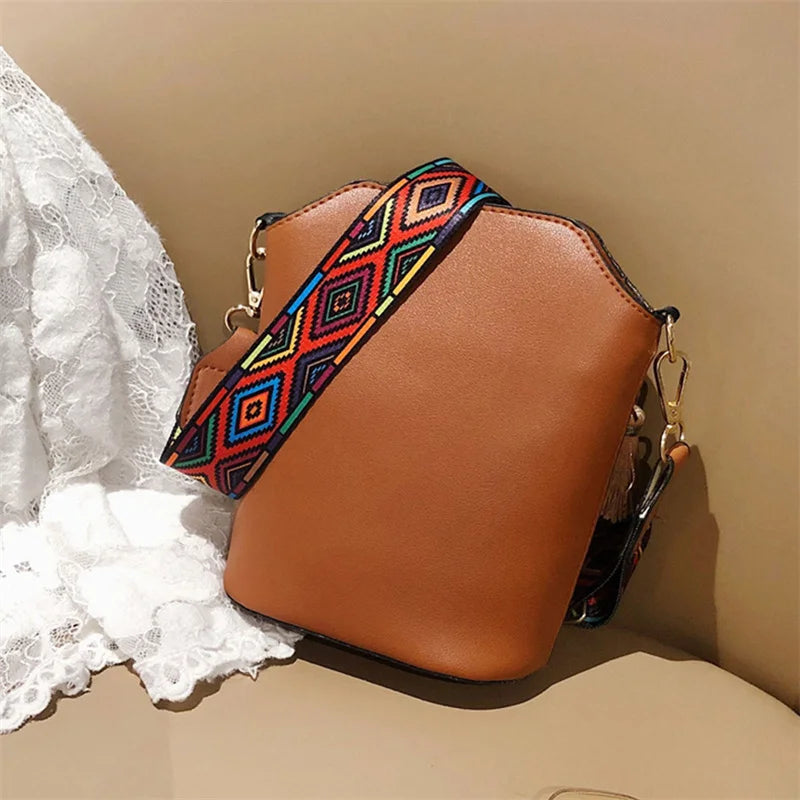 Hand Woven Crossbody Ethnic Straw Bags Women Handbag Retro Flap Rattan Straw Bea