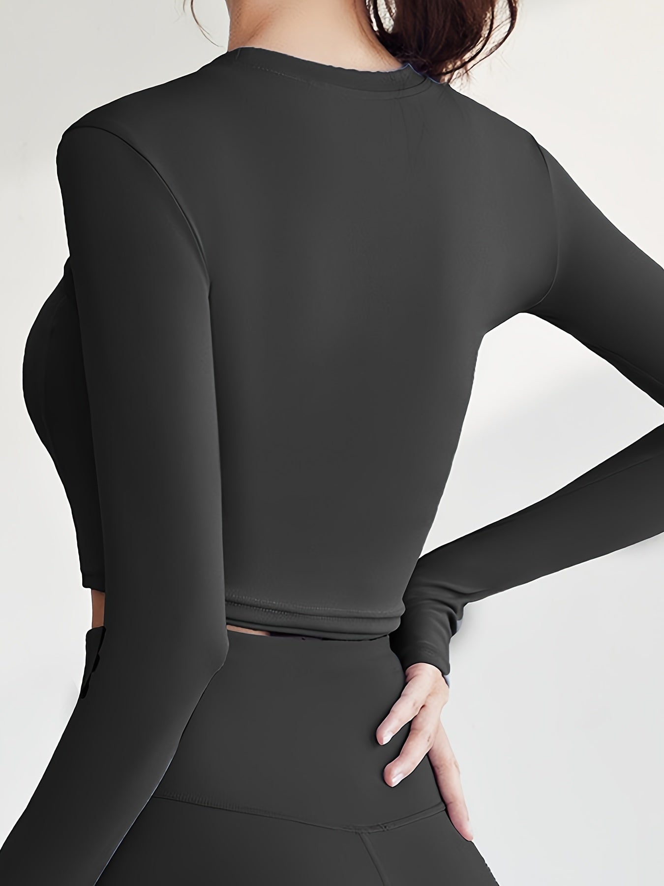 Slim Fit Long Sleeve Crop Top Yoga Tee Activewear