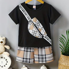 Boys Cartoon Chest Bag Graphic T shirt & Plaid Shorts Set