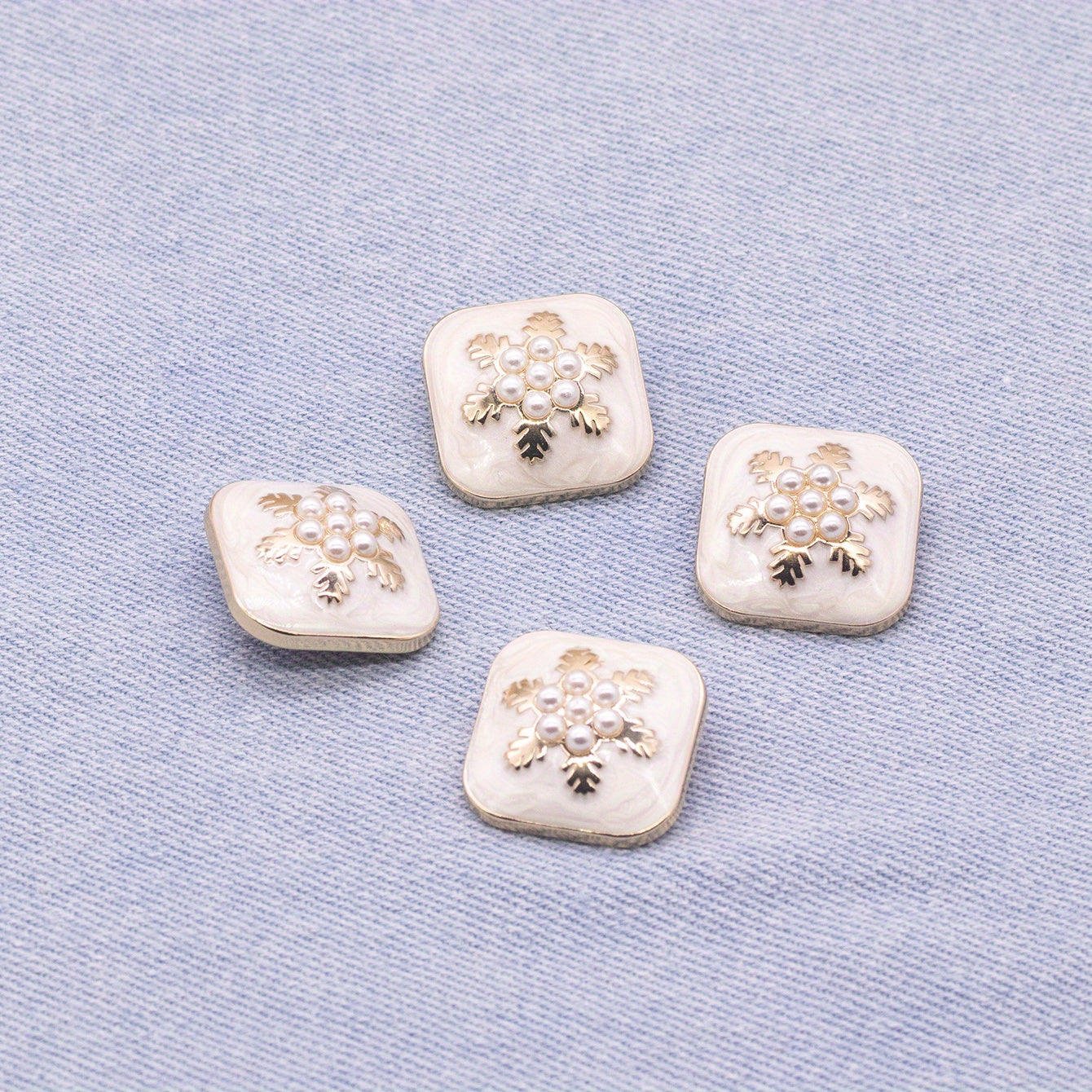 4pcs Snowflake Pattern Pearl Men's Decorative Buckle DIY Shirt Tie Coat