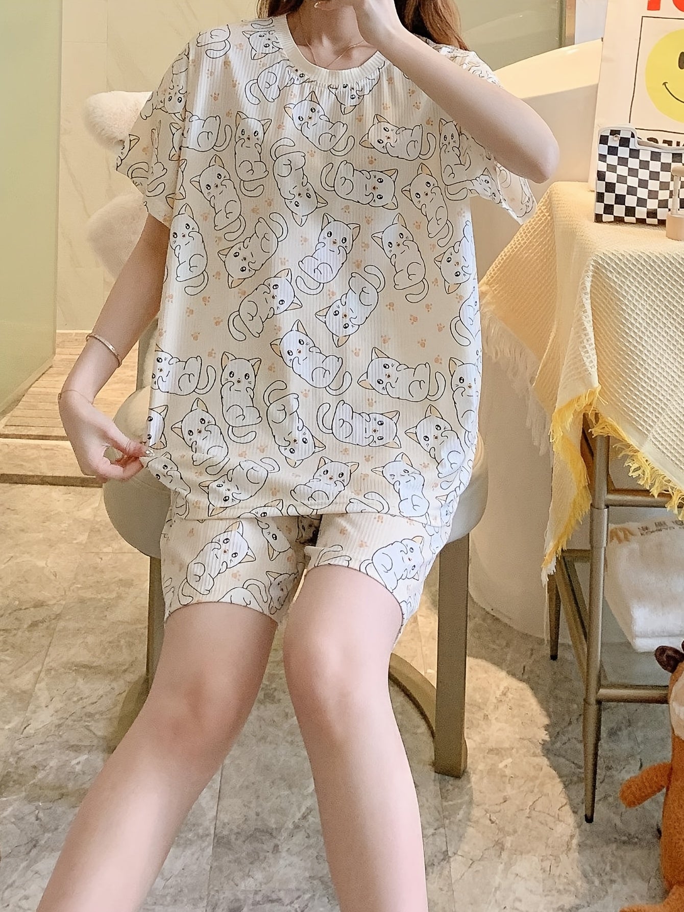 Cat Print Pajamas Set Short Sleeve Tee Top And Shorts Pj Set