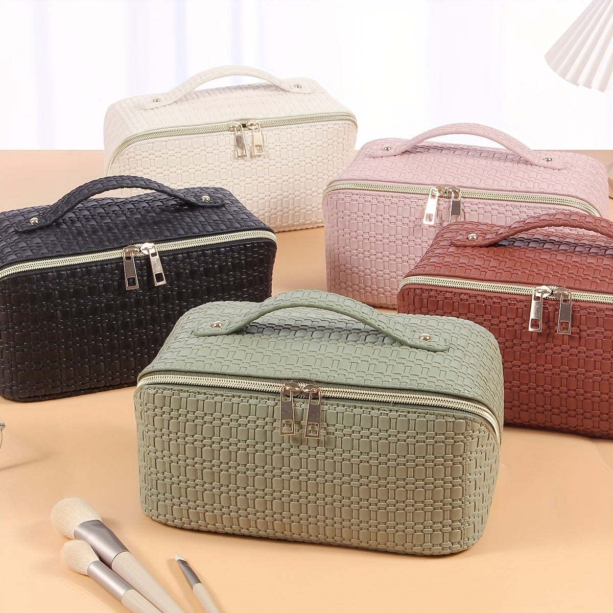 Large Capacity Checkered Travel Cosmetic Bag for Women Portable Makeup Organizer