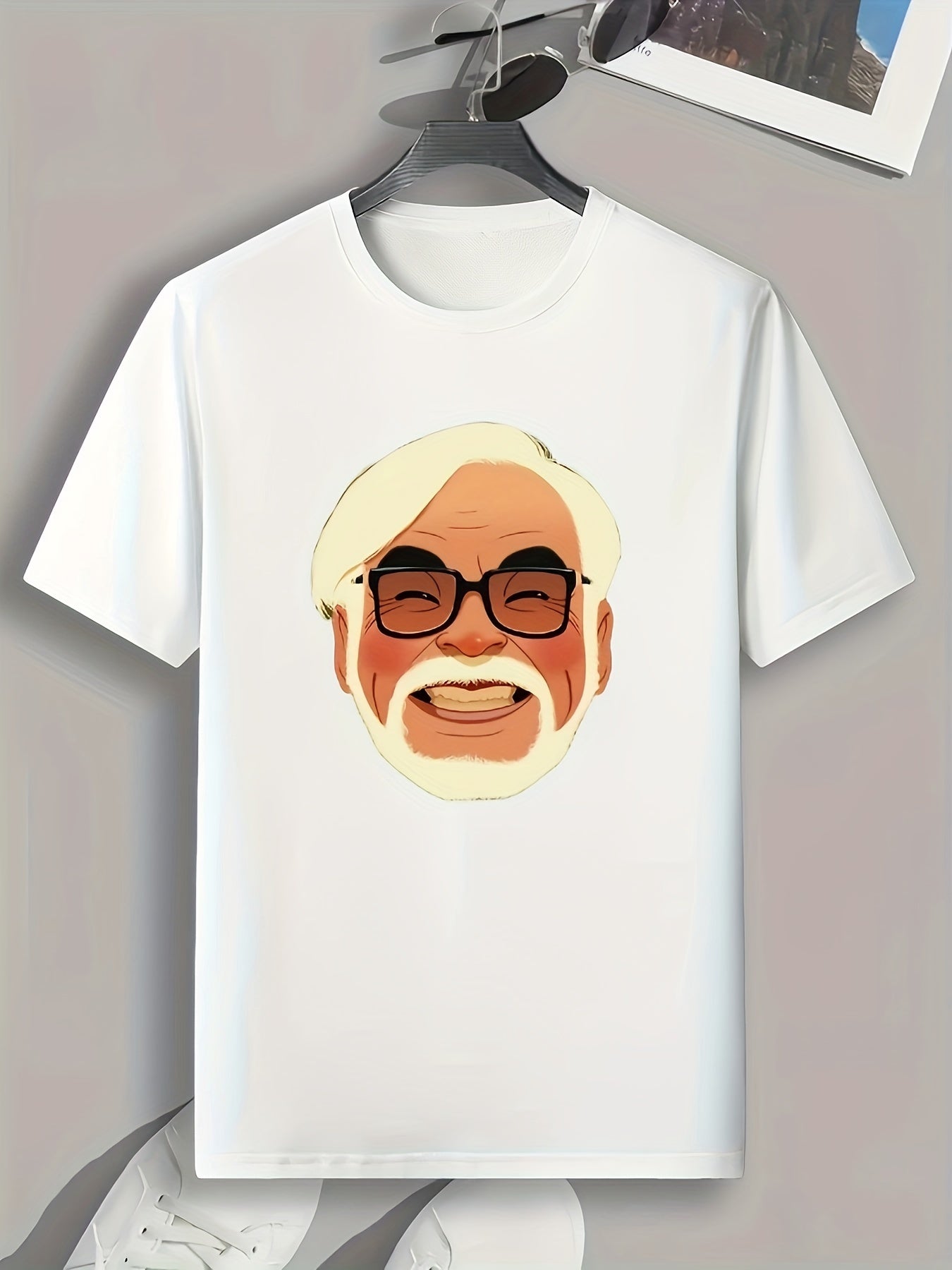 Benign Grandpa Portrait Print Men's Graphic T-shirt