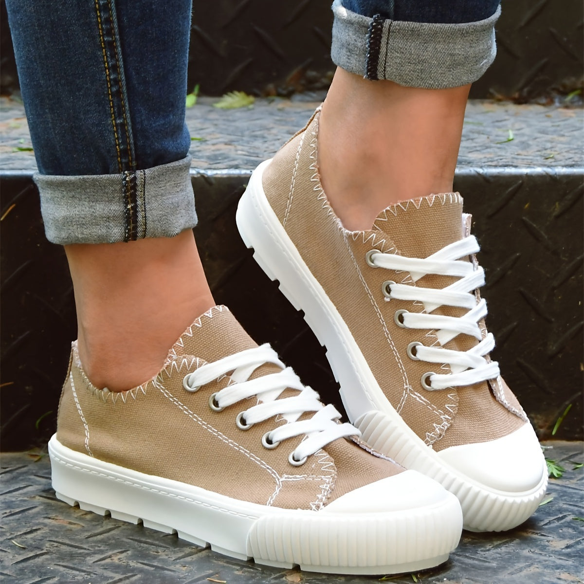 Thick Bottom Low Top Women's Shoes Casual Lightweight Comfortable