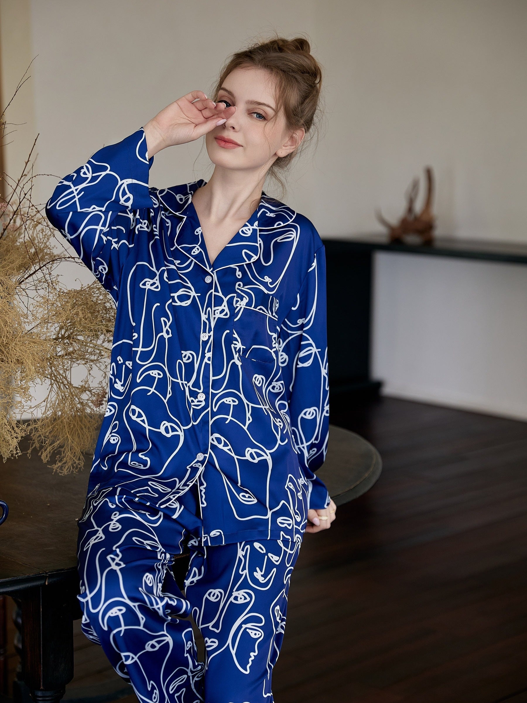 Face Sketch Pajama Set Top & Pants Women's Sleepwear