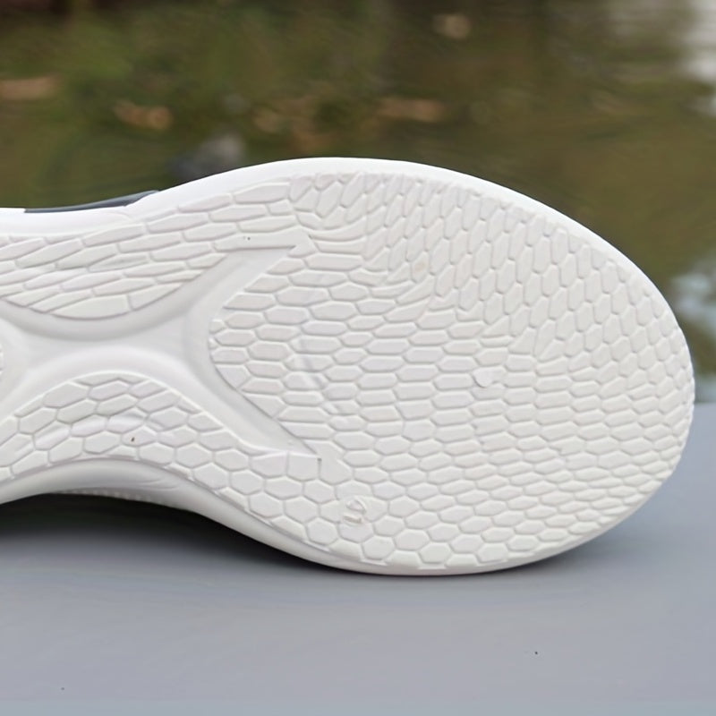 Men's Lightweight Lace-up Sneakers Breathable Anti-odor Shoes