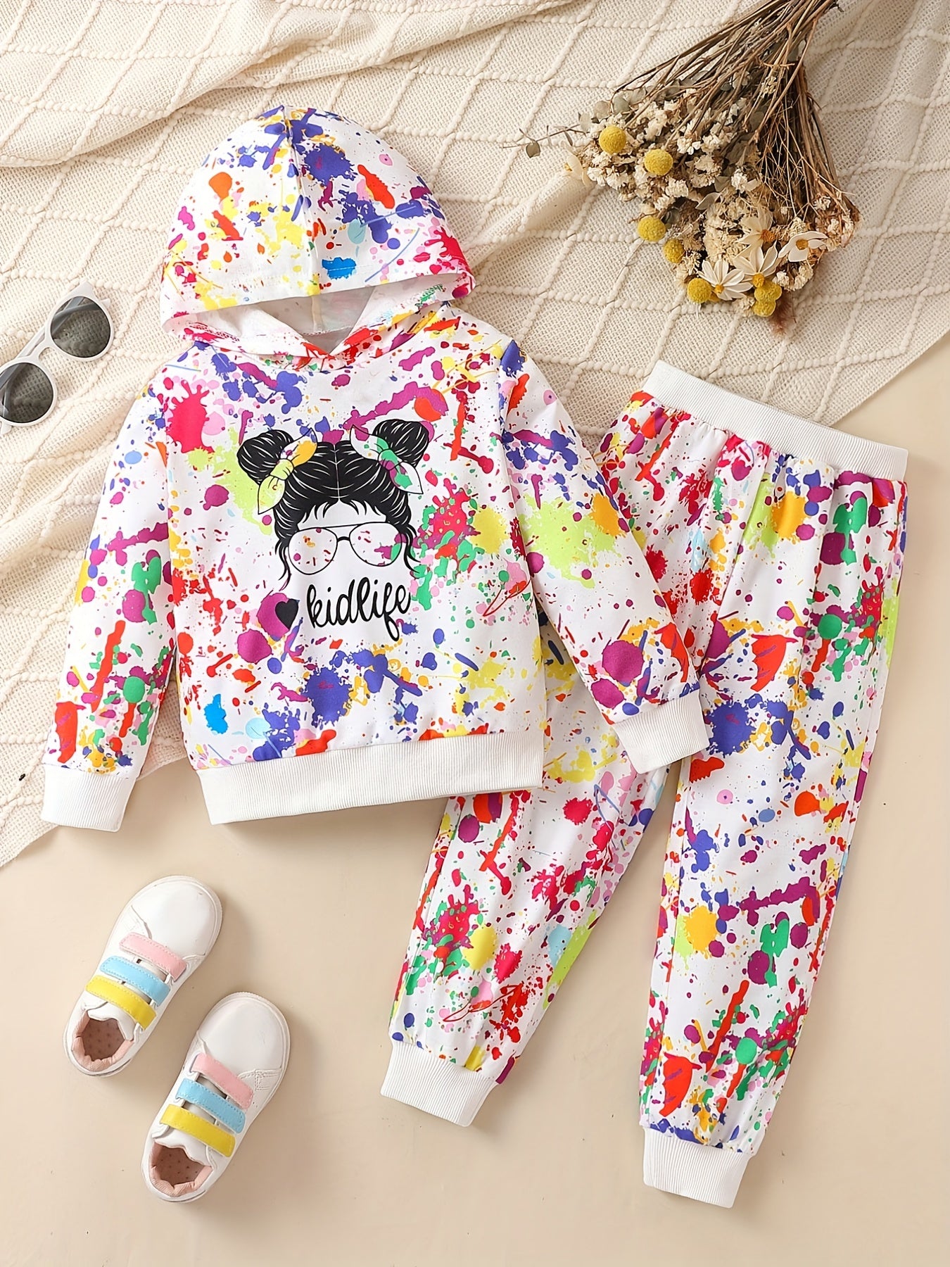 Girl's Paint Splash Pattern Cartoon Girl Hoodie & Sweatpants Set