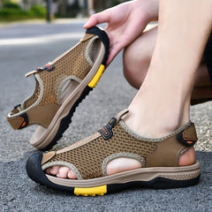 Men's Closed Toe Anti Collision Sandals Wear resistant Non Slip Beach Shoes
