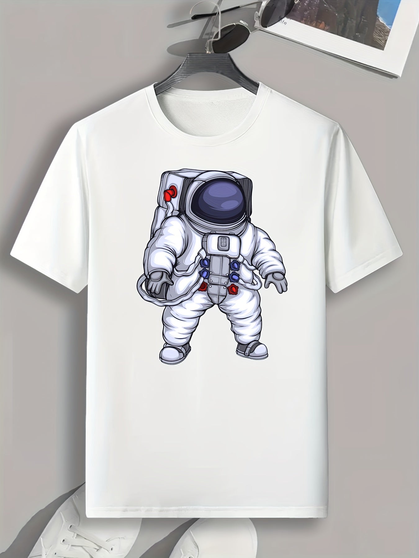 Astronaut Print Men's Graphic T-shirt for Summer