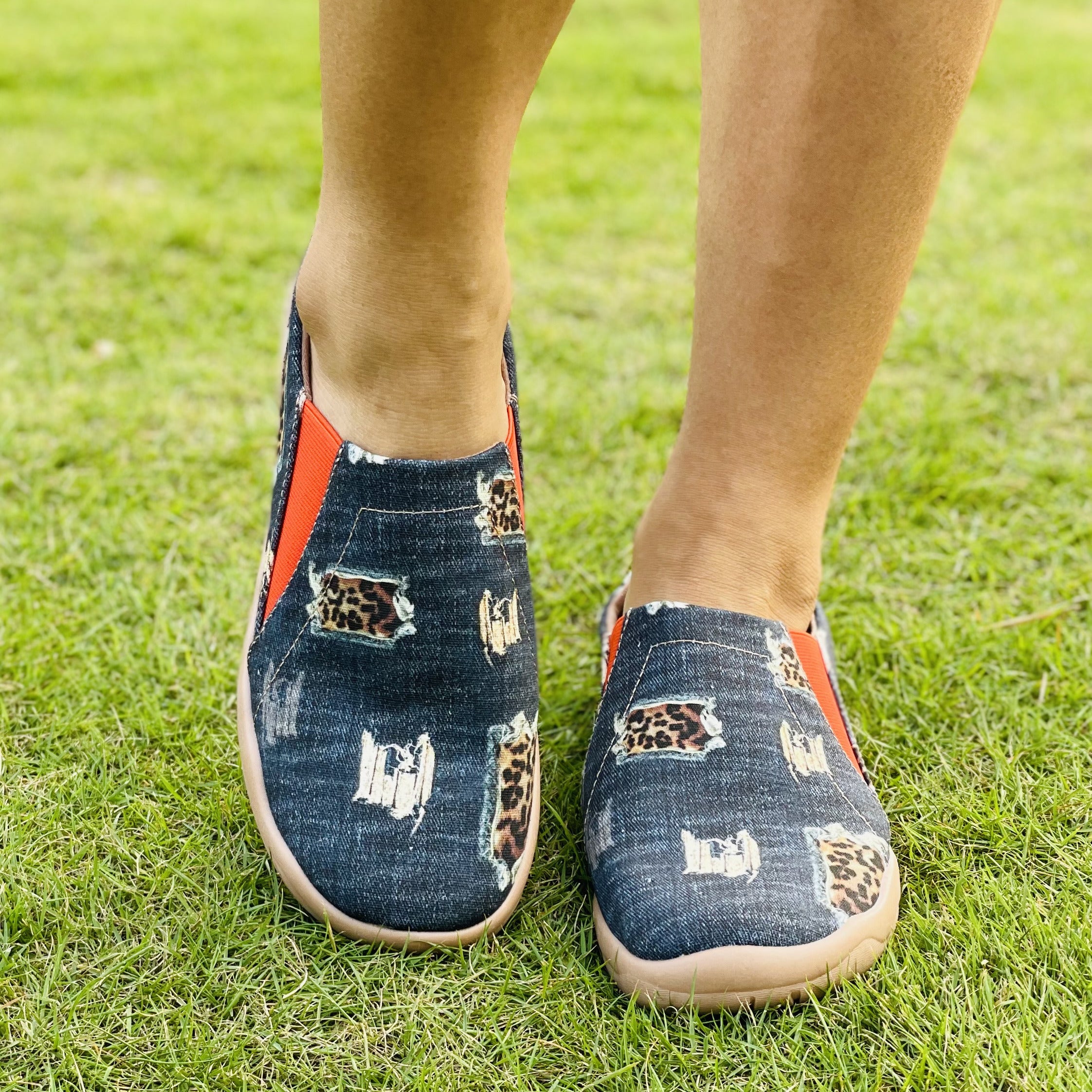 Leopard Pattern Slip-On Flat Canvas Shoes for Women