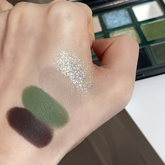 French Smoky Eyeshadow Palette & Green Contrast Makeup for Halloween