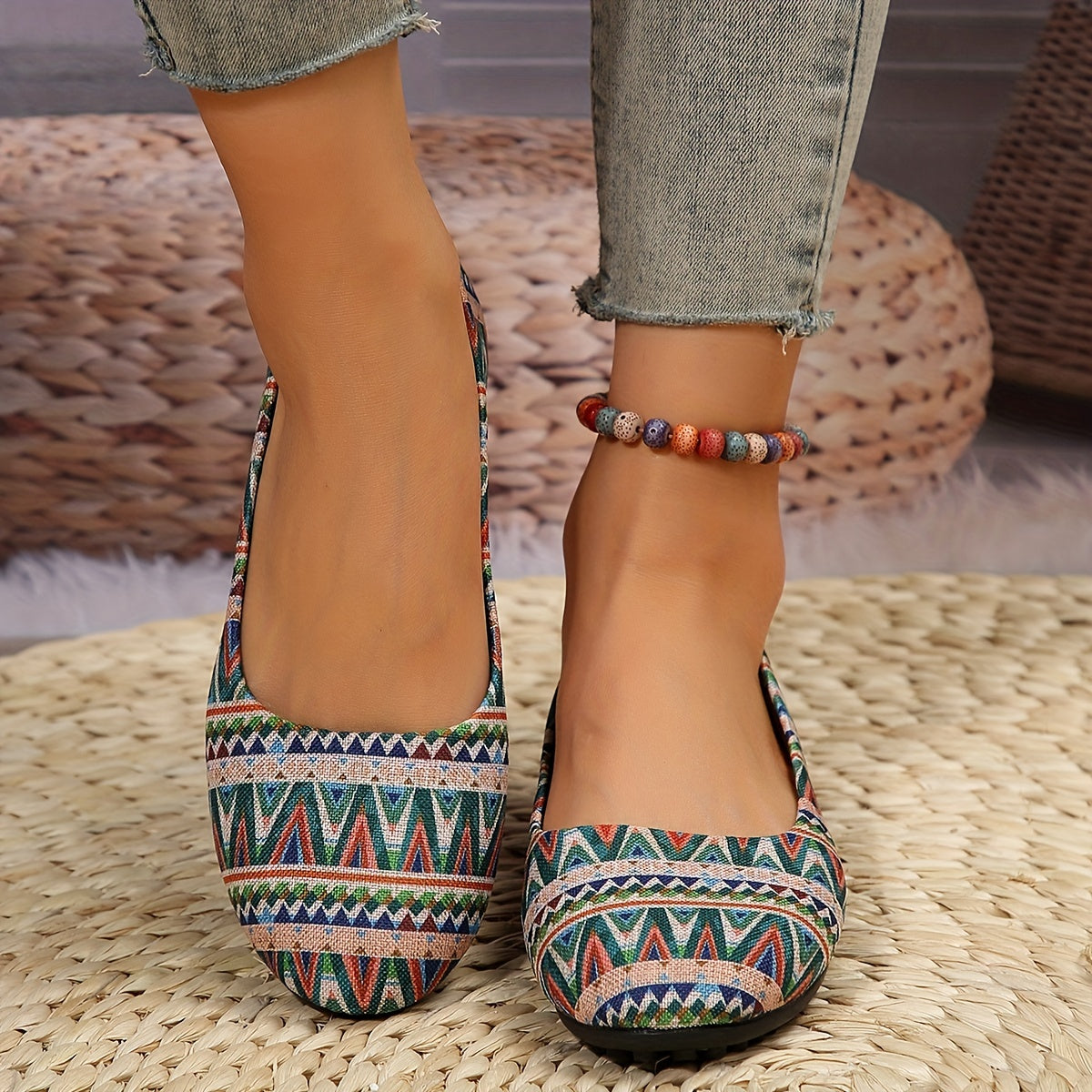 Women's Geometric Pattern Flat Shoes Slip On Closed Toe Comfortable Lightweight