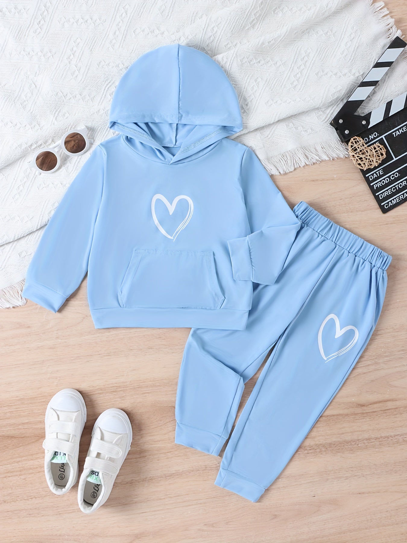 Toddler Girl's Heart Graphic Hoodie & Sweatpants Set