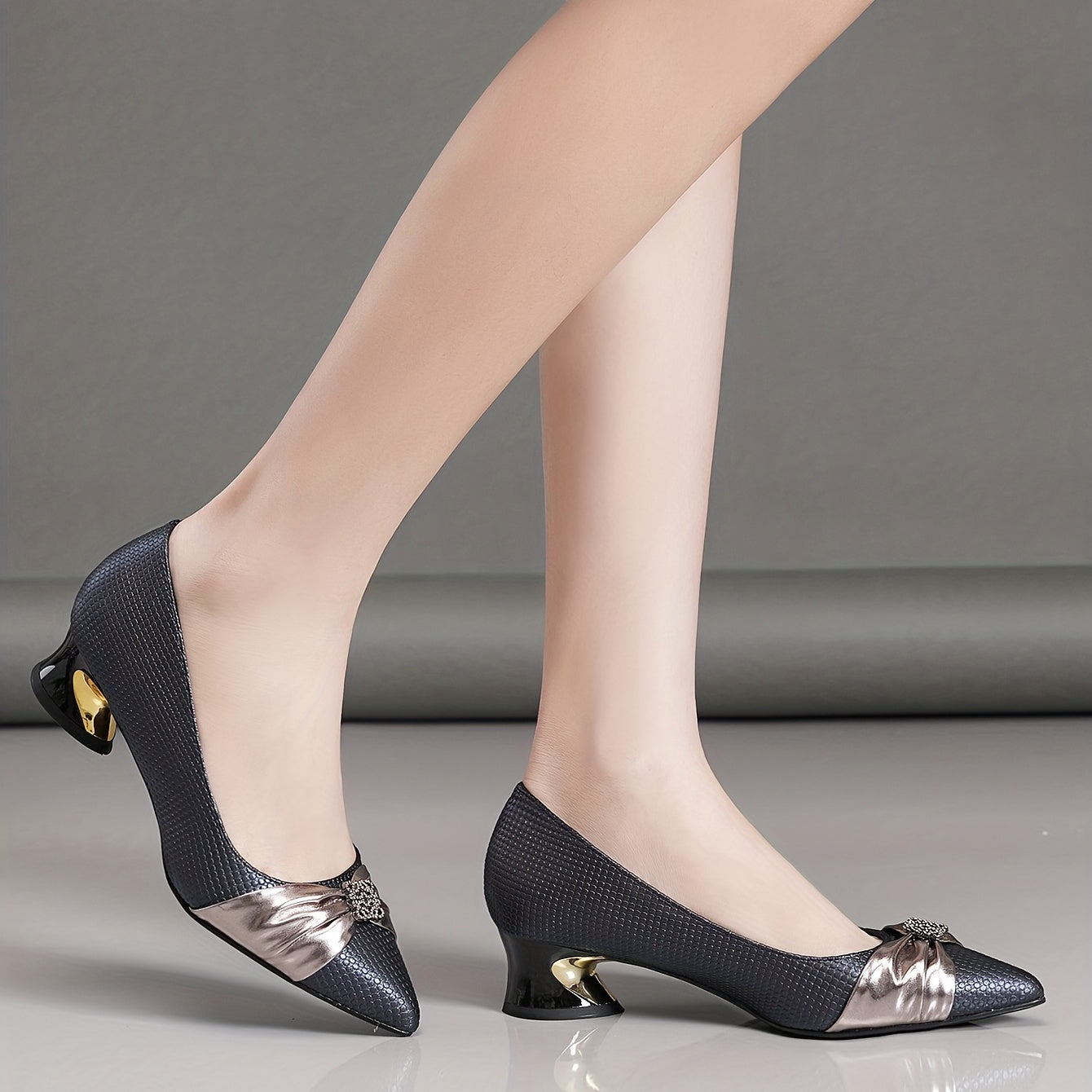 Rhinestone Chunky Heels Crocodile Pattern Pumps & Shoes