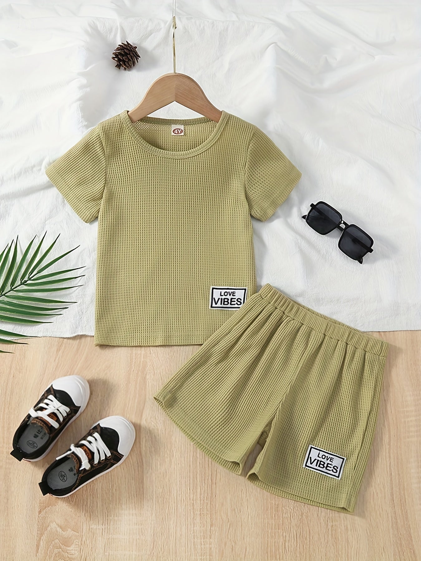 Boys Love Vibes Casual Outfit Set - Round Neck T shirt & Shorts