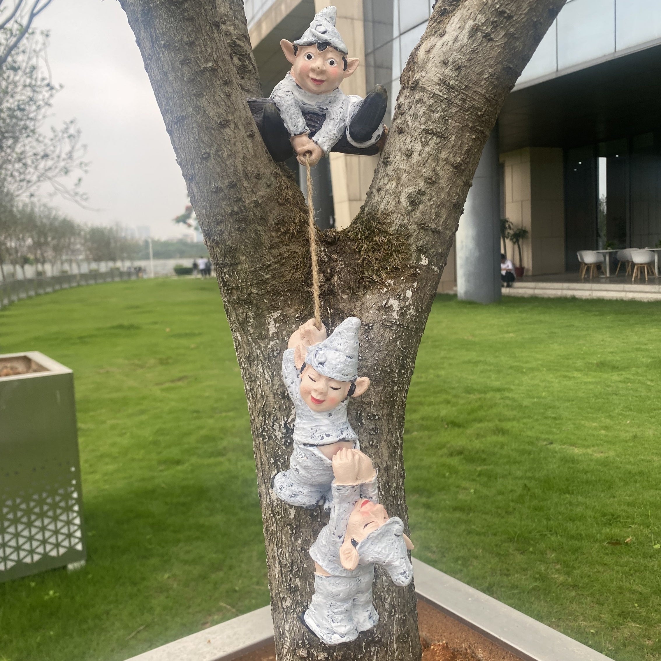 Large Gnome Climbing Three Little Man Garden Pendant Home Decoration