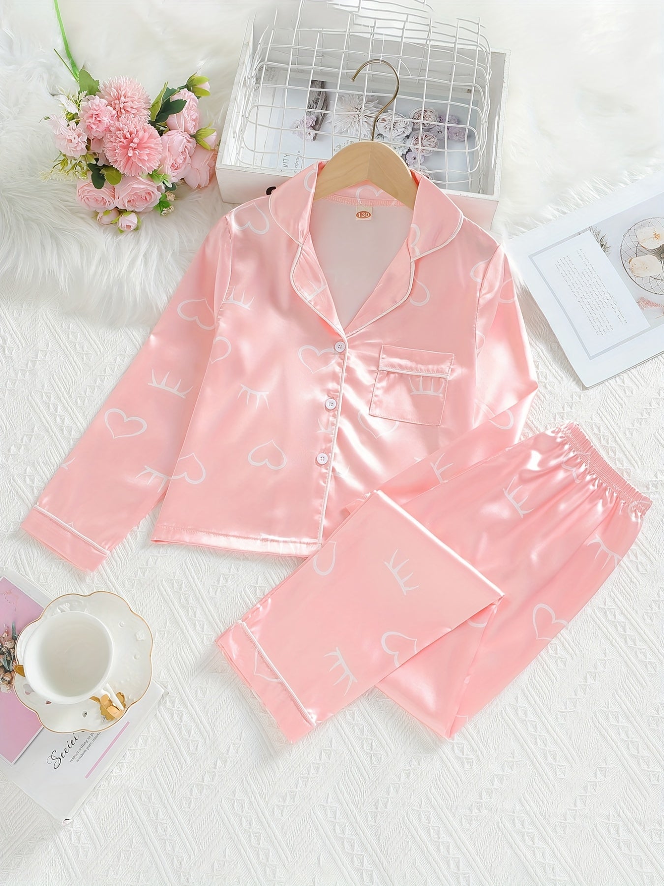 Girl's Heart & Eyelashes Print Pajama Set