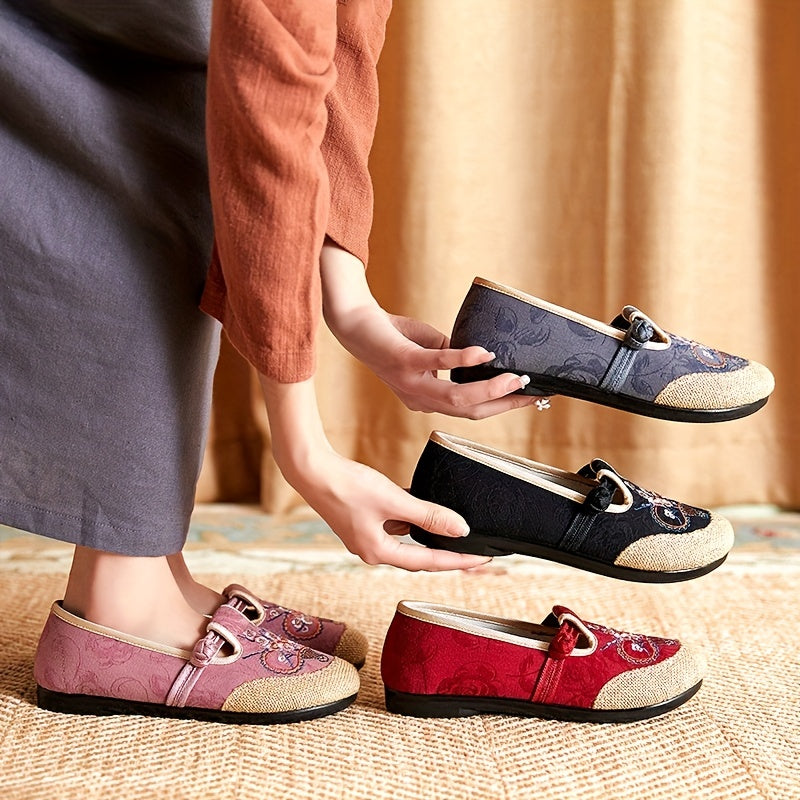 Women's Embroidered Slip-On Walking Shoes Lightweight Low Top