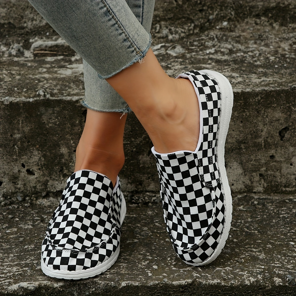 Women's Checkered Canvas Slip On Shoes Lightweight Casual Flat Walking Shoes