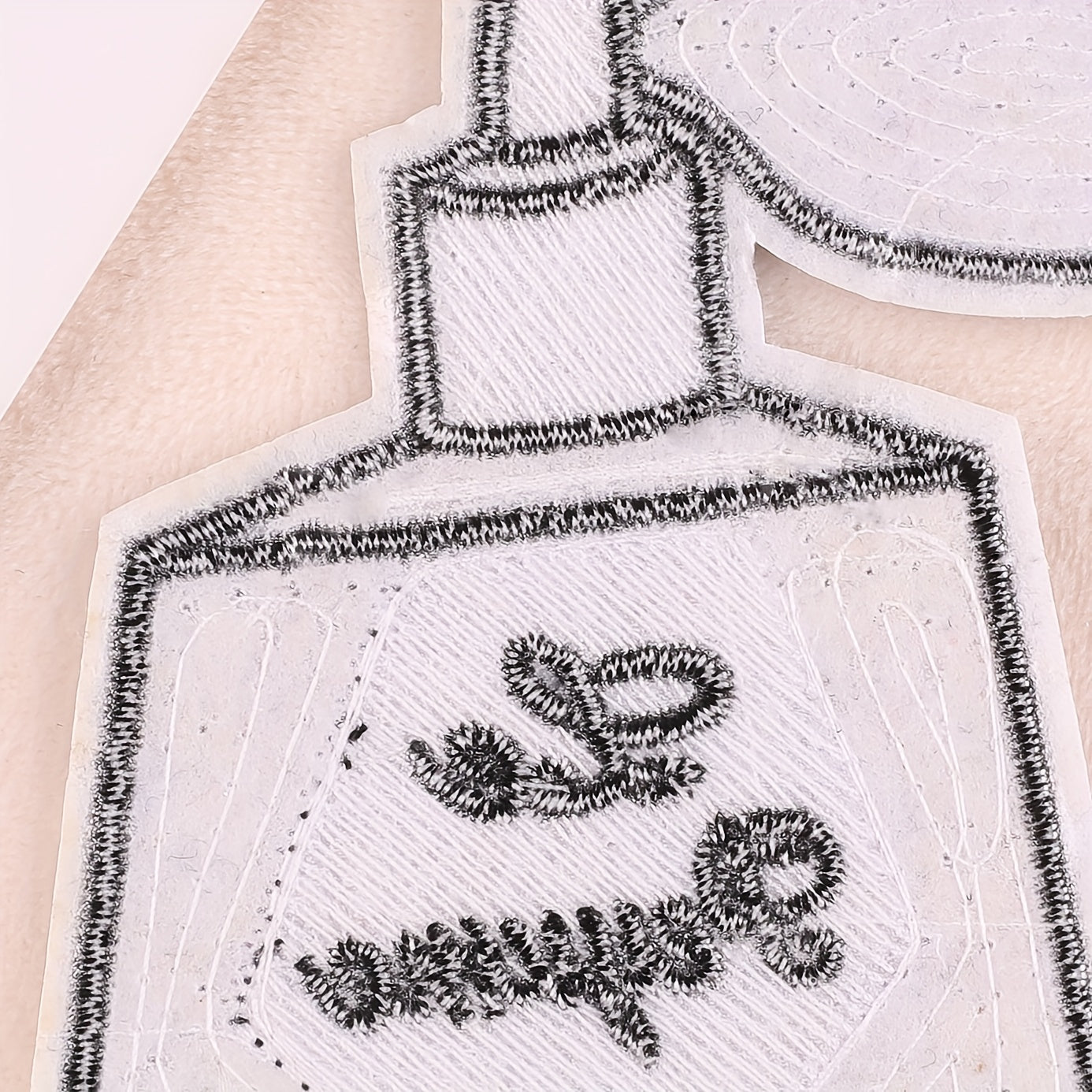 2pcs Sequins Lipstick Embroidered Iron-On Patches for Girls