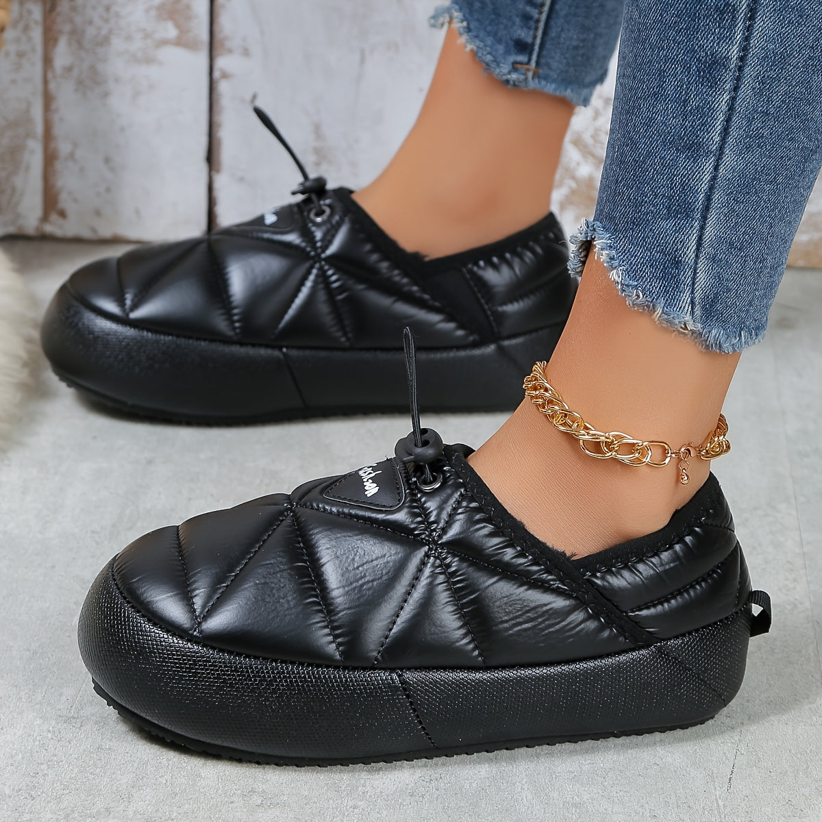Women's Snow Boots with Letter Patches Lightweight Flat Ankle Boots