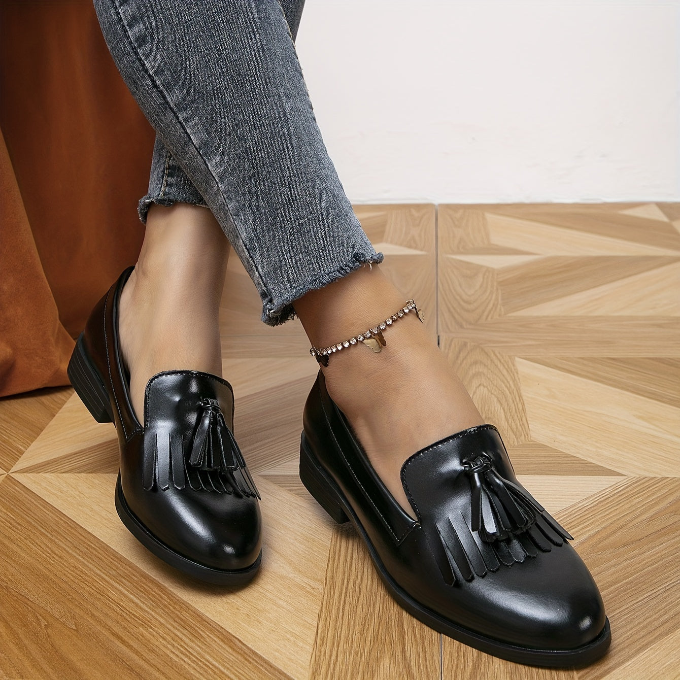 Women's Tassel Loafers Slip On Round Toe Patent Leather Shoes