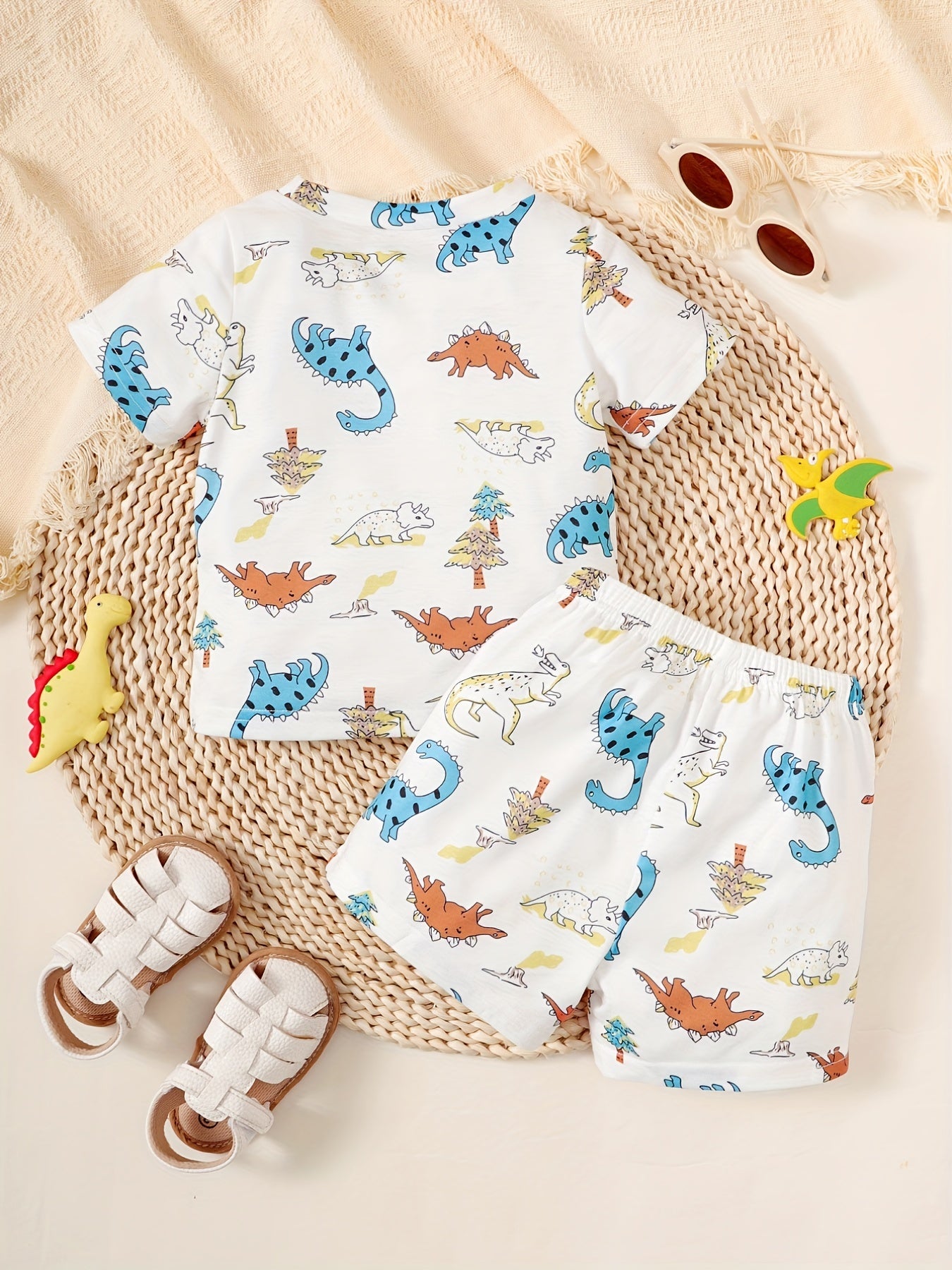 2pcs Baby Boys Dino Print T Shirt & Shorts Set