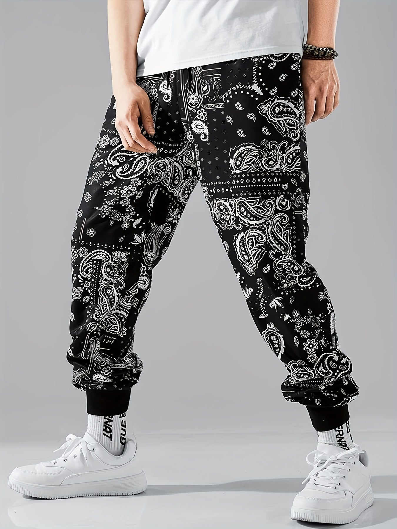 Men's Graphic Cargo Pants With Drawstring Comfy Casual Slightly Stretch Pants